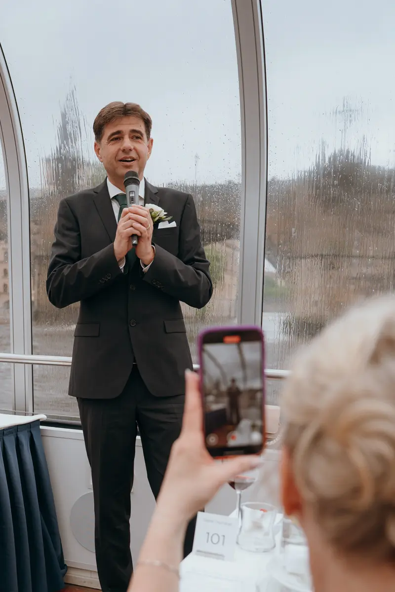 Novomanželé – portrét v přírodě