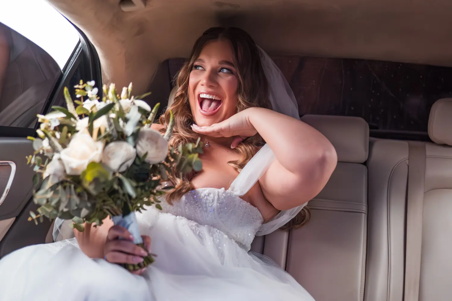 Ruce novomanželů – detail